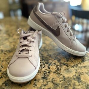 Nike Court Royale Smokey Mauve in size 6